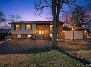 304 Wembley Ln, Ballwin, MO 63021