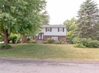2 Lupine Ct, Albany, NY 12203