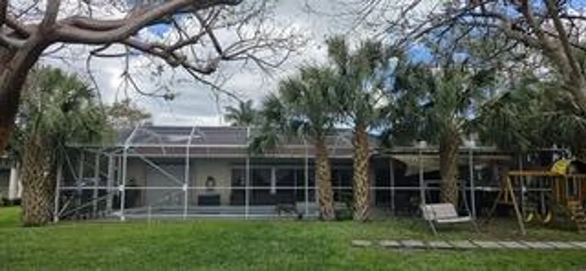 Building Photo - 4705 Holly Dr #4705