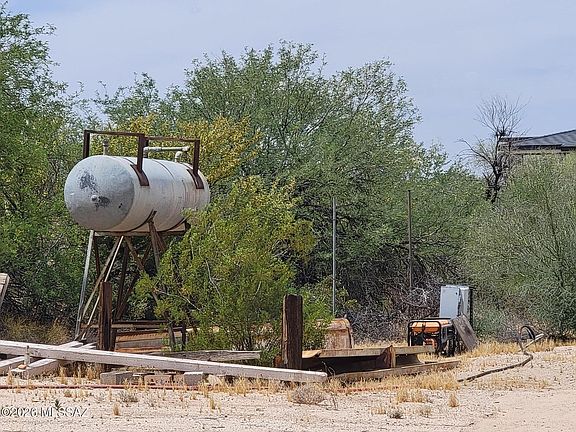 2nd image of 1940 W Oracle Jaynes Station Rd