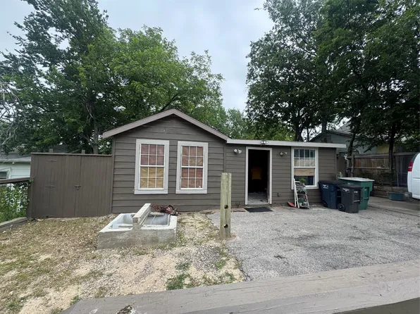 2806 NW Loraine St, Fort Worth, TX 76106