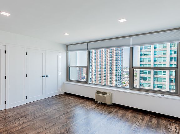3rd image of 3600 N Lake Shore Dr APT 2112