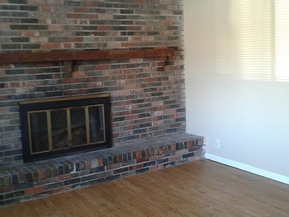 4th image of 296 E Chris Dr #298