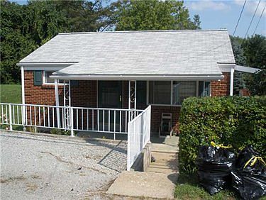 2nd image of 1647 Latrobe Derry Rd