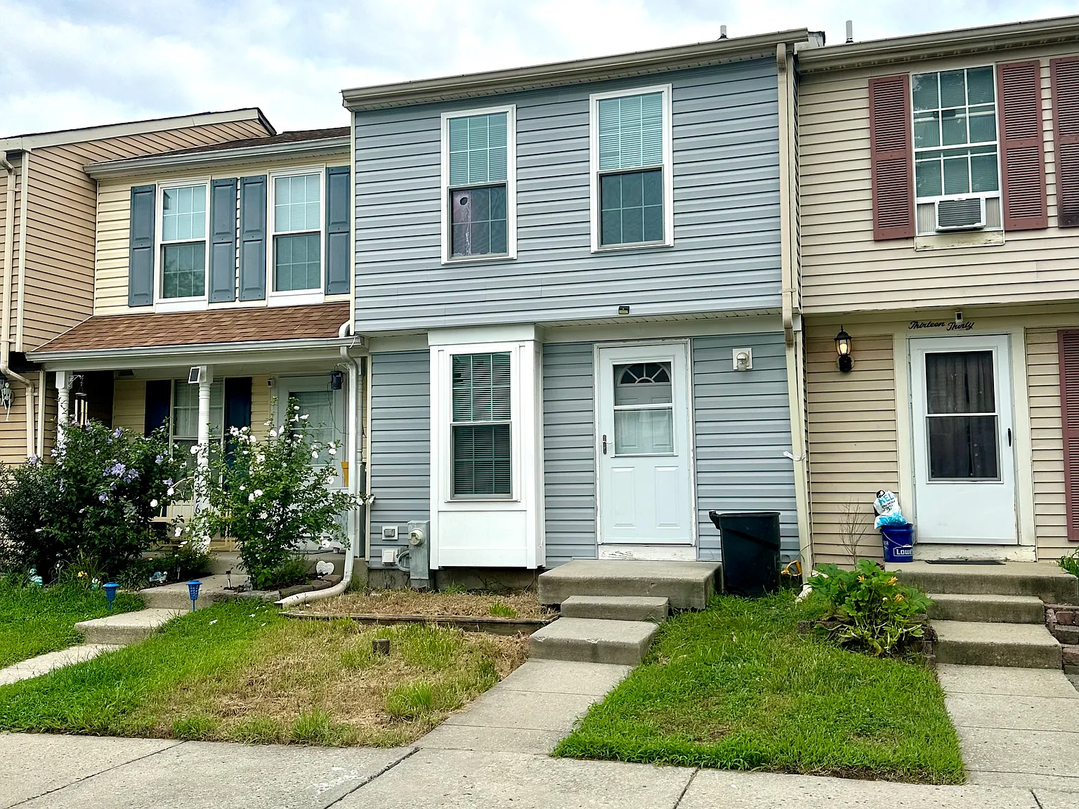2 bed, 1.5 bath, 930 sqft, $1,900 — Photo 1