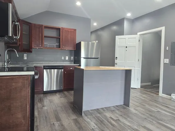 Beautiful 3/4 bedroom, 1 Bath, 520 Yates St #2, Albany, NY 12208