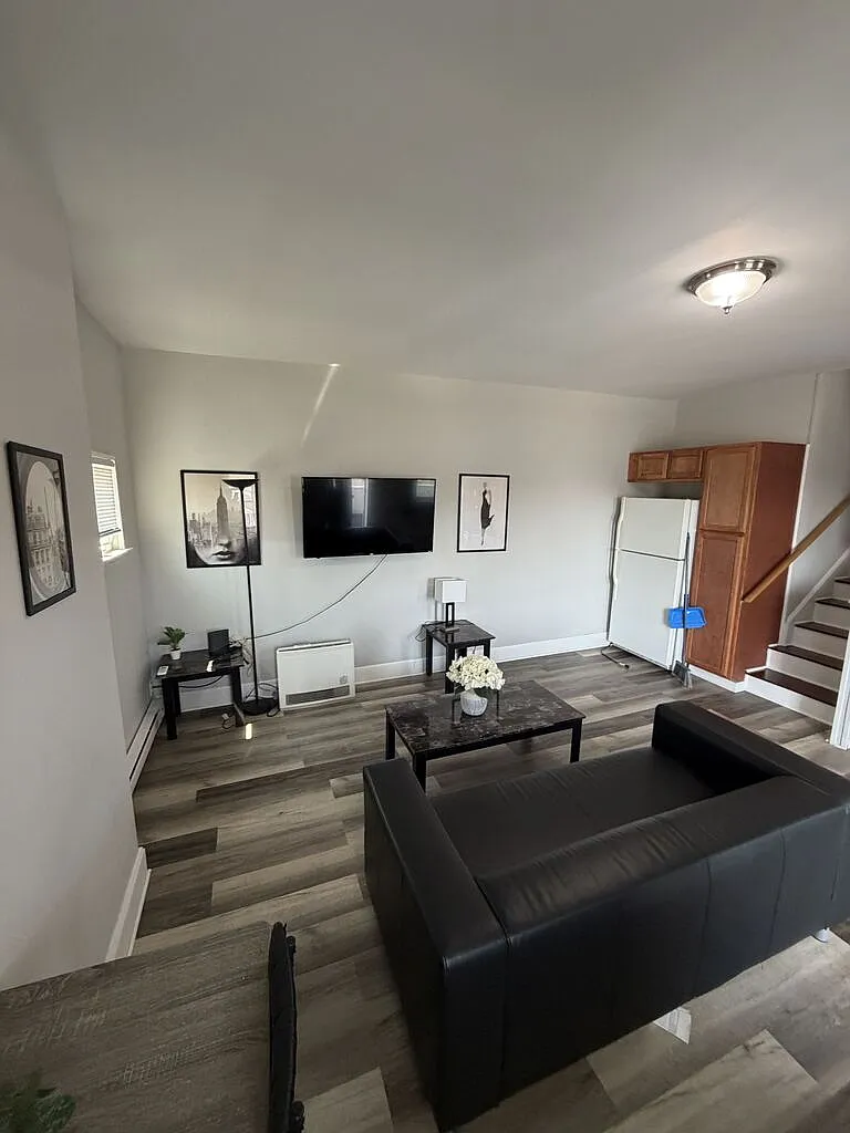 1 bed, 800 sqft, $1,000 — Photo 1