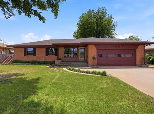 130 Lakeside Dr, Altus, OK 73521