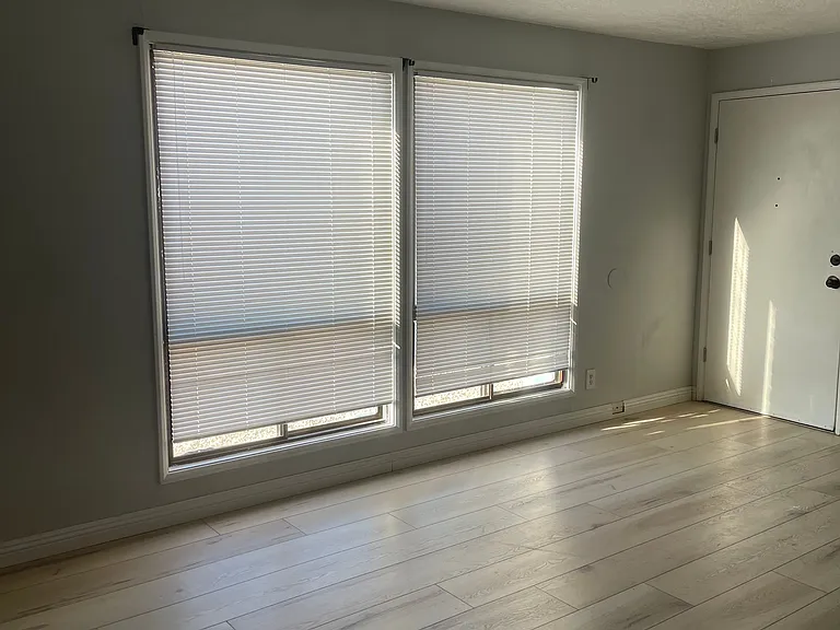 3708 Bryn Mawr Dr NE #B — Photo 8
