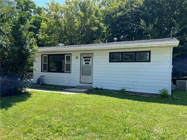 1328 W Main St, Vandalia, IL 62471