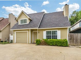 758 W Poplar St, Fayetteville, AR 72703