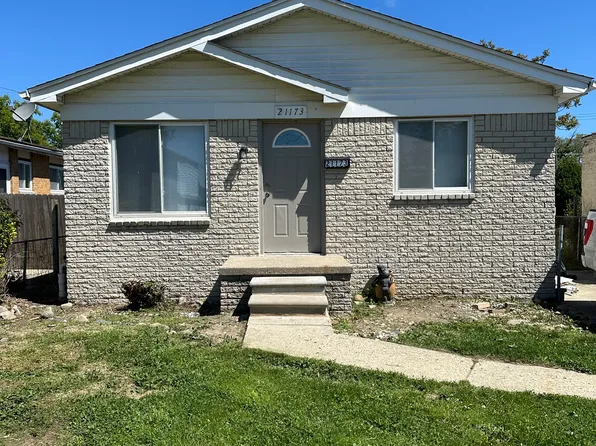 21173 Woodward St, Clinton Township, MI 48035