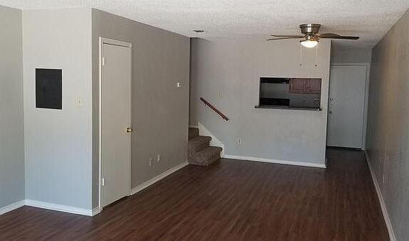 2nd image of 600 Grand Ave