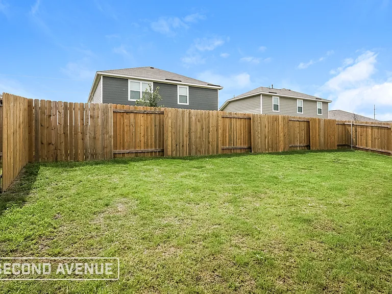 1325 Woodwinds Dr — Photo 23