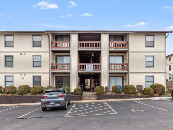 1454 Summergate Pkwy #D, Saint Charles, MO 63303