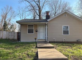 426 Bluff Dr, Saint Louis, MO