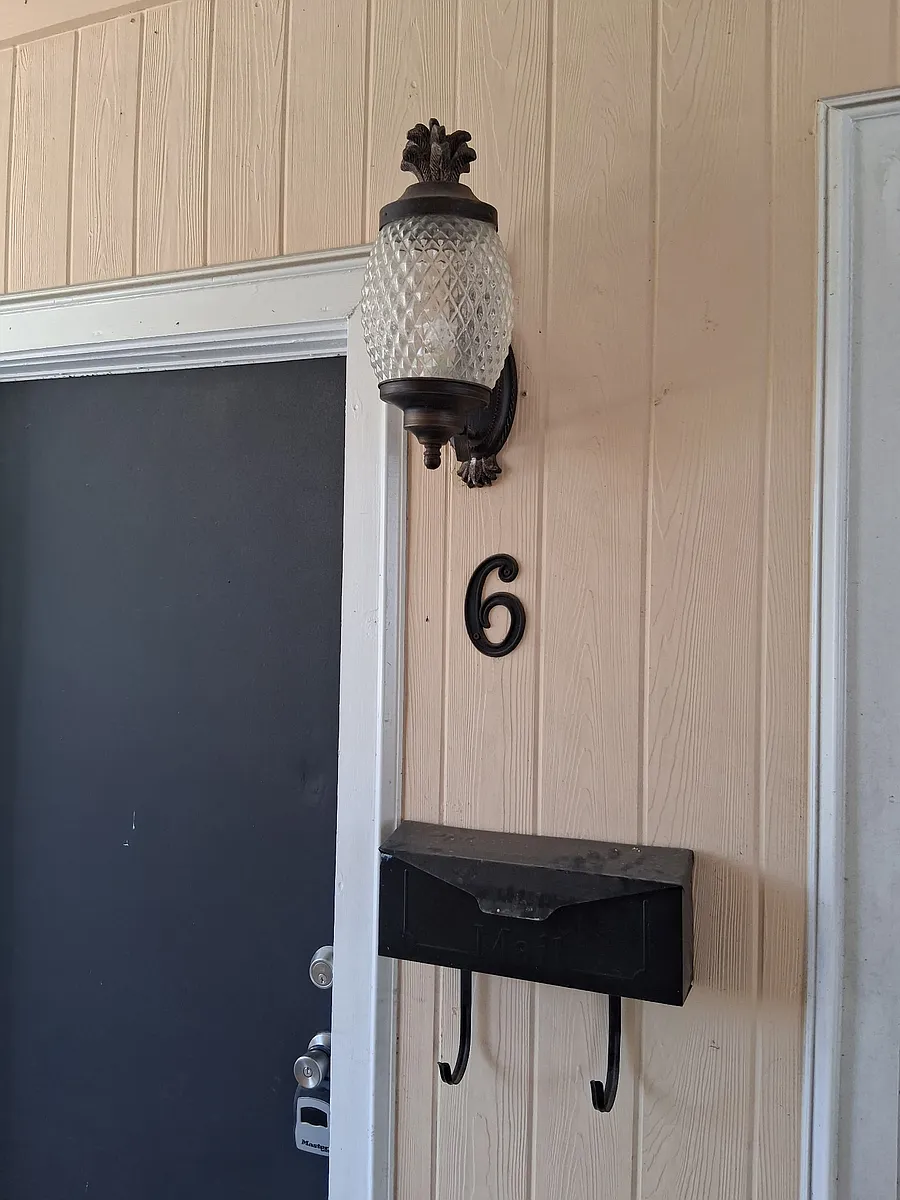Building Photo - 241 E Seminole Ave #6