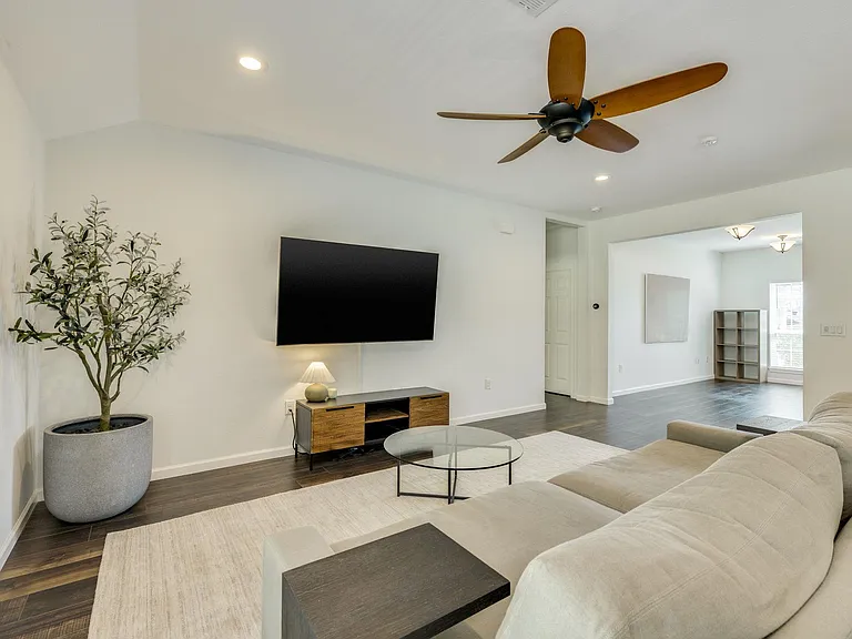 210 S Meadowlark St — Photo 9