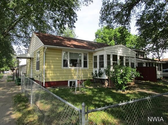 1st image of 1921 3rd Ave