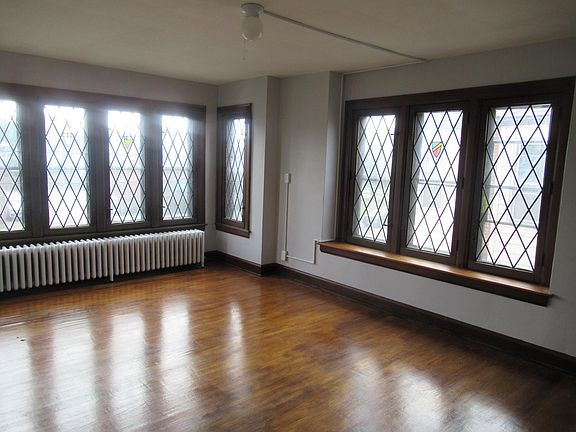 2nd image of 559-563 Kenmore Ave #559LOWER