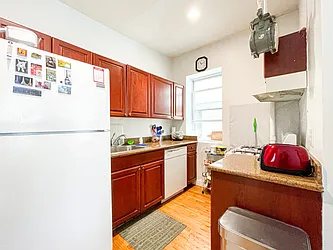 Rented by Urban Real Estate Property Group Inc