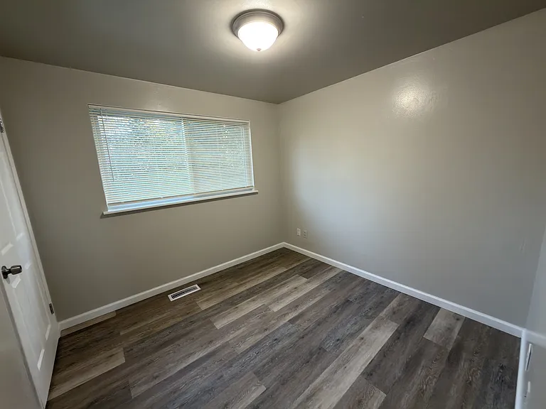 10922 SE 4th St — Photo 11