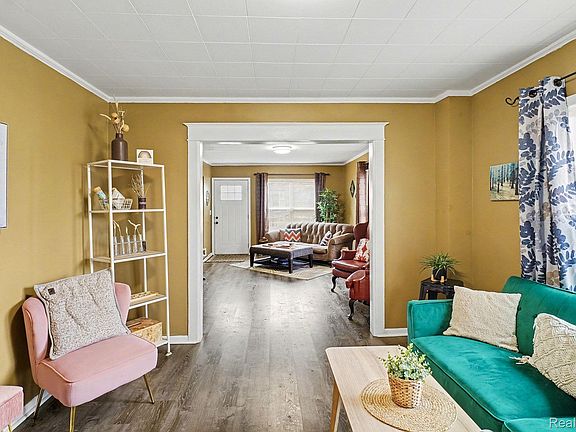 5th image of 507 N Walnut St