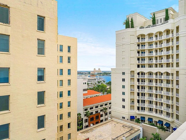 255 Evernia St #1115 — Photo 30