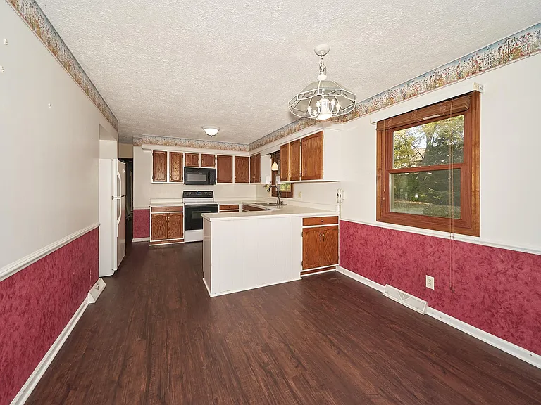 149 Springs Ct — Photo 16