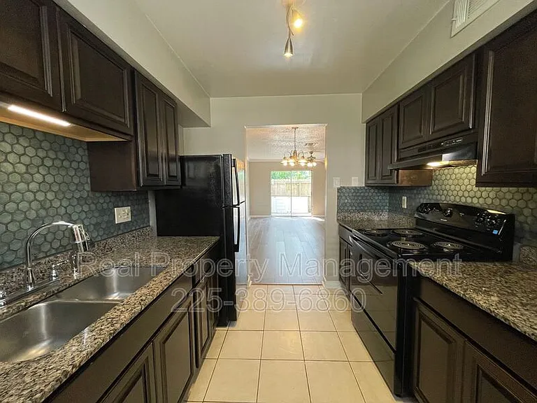 920 W Tony St #12D — Photo 6