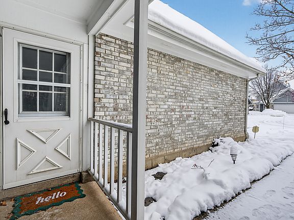3rd image of 1391 Sherwood Ct