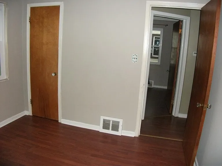 3036 Greenfield Rd — Photo 6