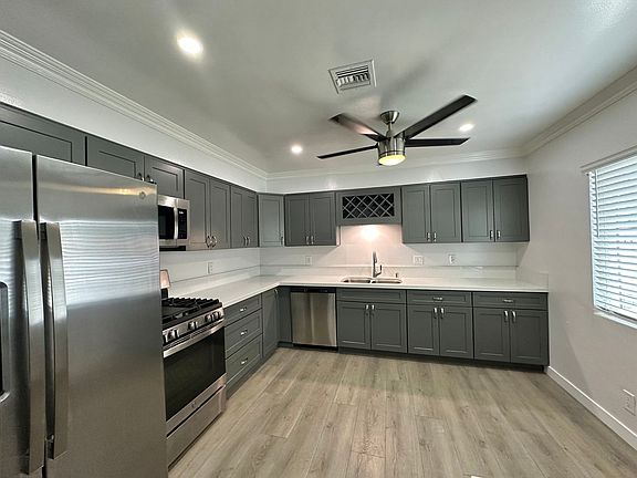3rd image of 4875-4885 Normandie Pl