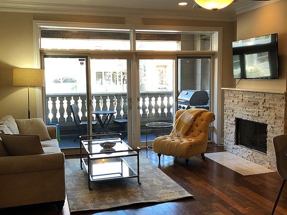 2nd image of 1505 W Cortez St #101