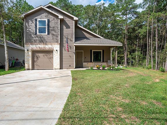 2nd image of 15903 Pecan Dr