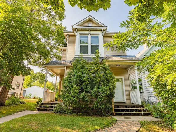 884 Aurora Ave, Saint Paul, MN 55104