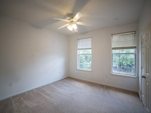 5th image of 943 NW 21st Ave #36