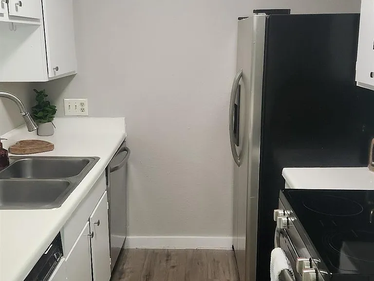 3025 Walnut Bend Ln #35 — Photo 6