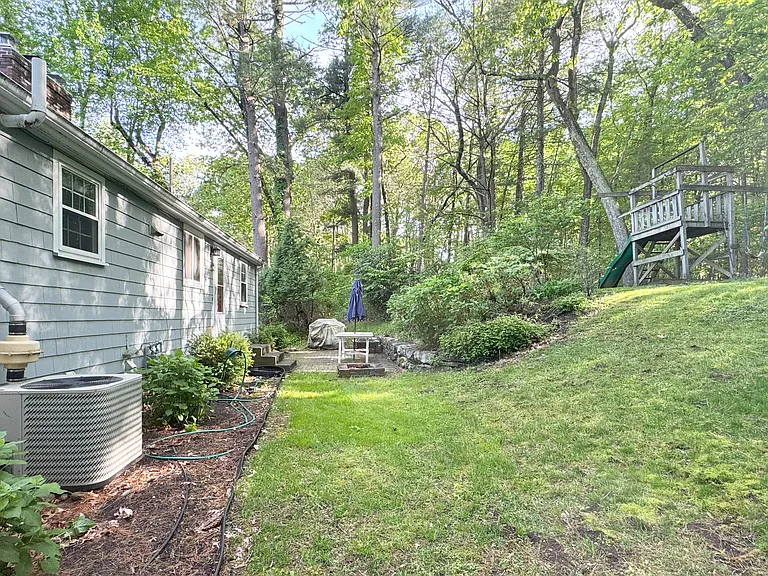10 Meadowview Rd — Photo 31