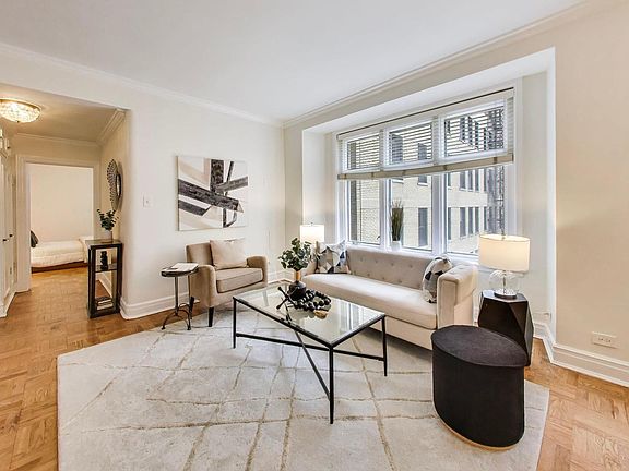 5th image of 222 E Chestnut St APT 9D