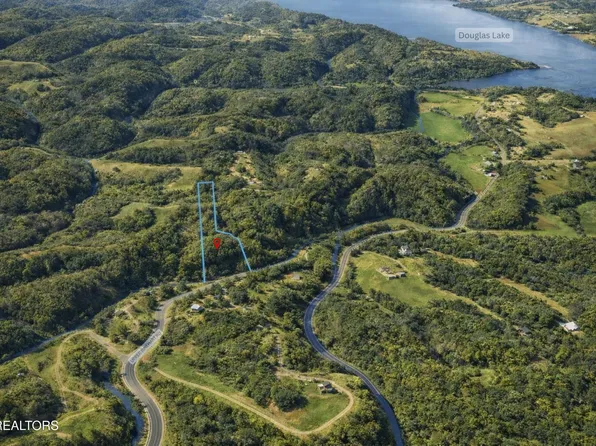 6 Upper Rinehart Rd, Dandridge, TN 37725