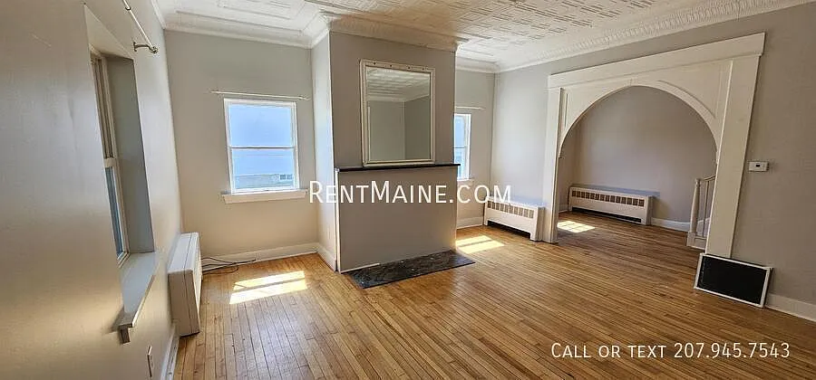206 Maine Ave #1