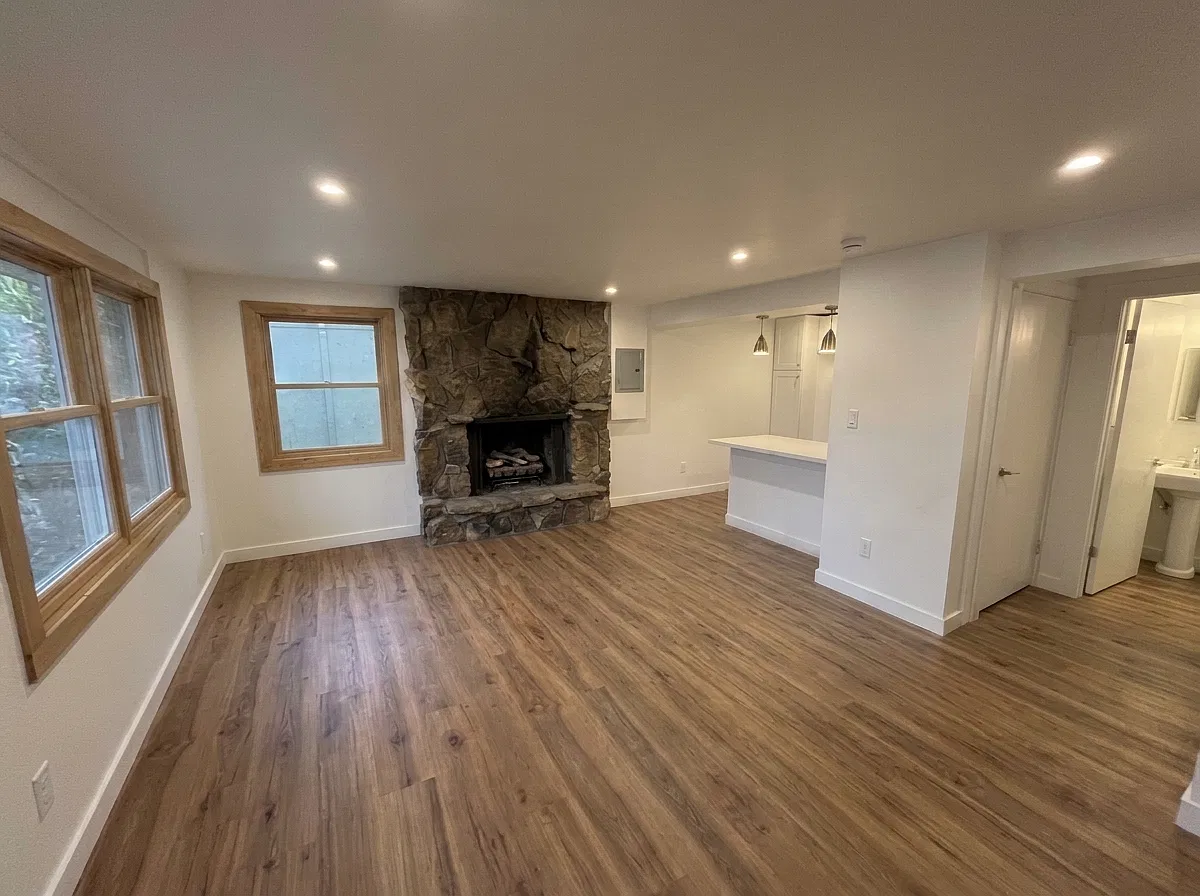 Studio, 500 sqft, $2,400 — Photo 2