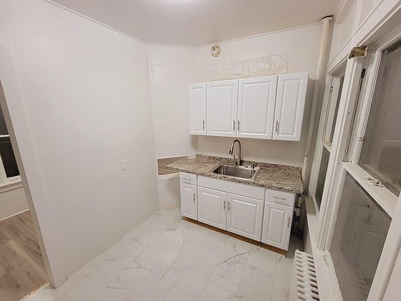 4th image of 16 S Lake Ave APT 3