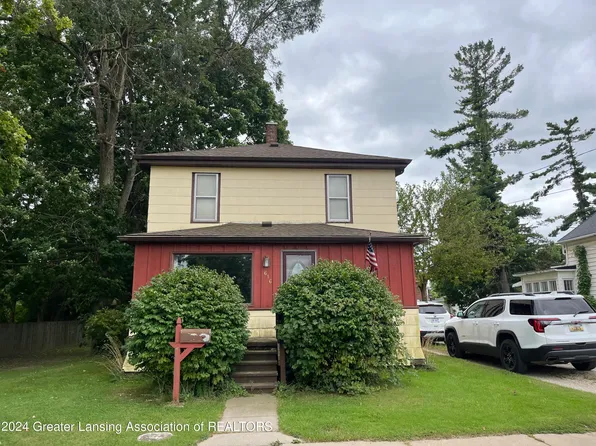 616 Tupper Lake St, Lake Odessa, MI 48849