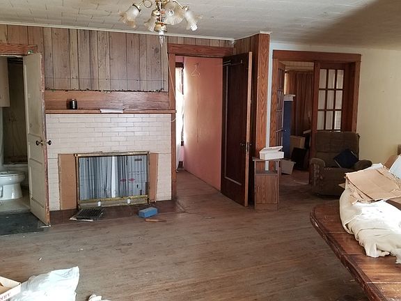 5th image of 1409 E Main St