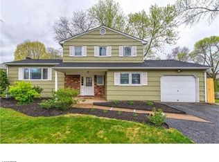 1 Paul Ave, Kendall Park, NJ 08824
