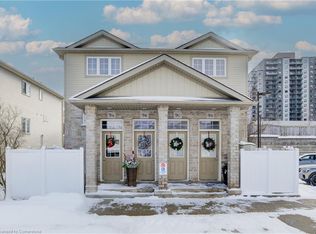 240 Westmeadow Dr #D9, Kitchener, ON N2N0A1