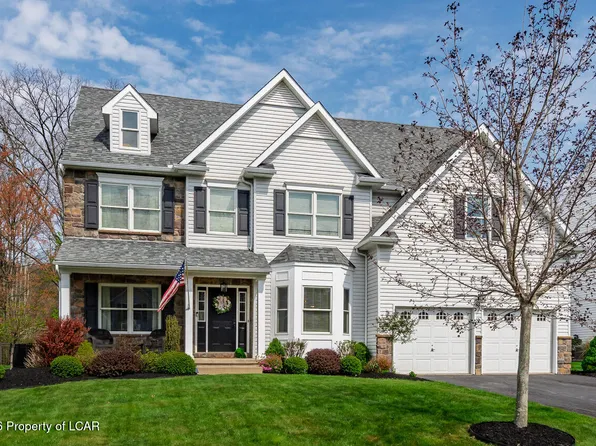 312 Links Ct, Drums, PA 18222