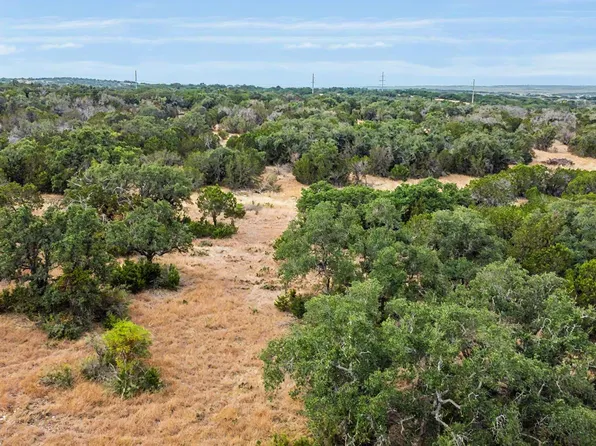 010 Tasiwoo Pvt Rd., Harper, TX 78631